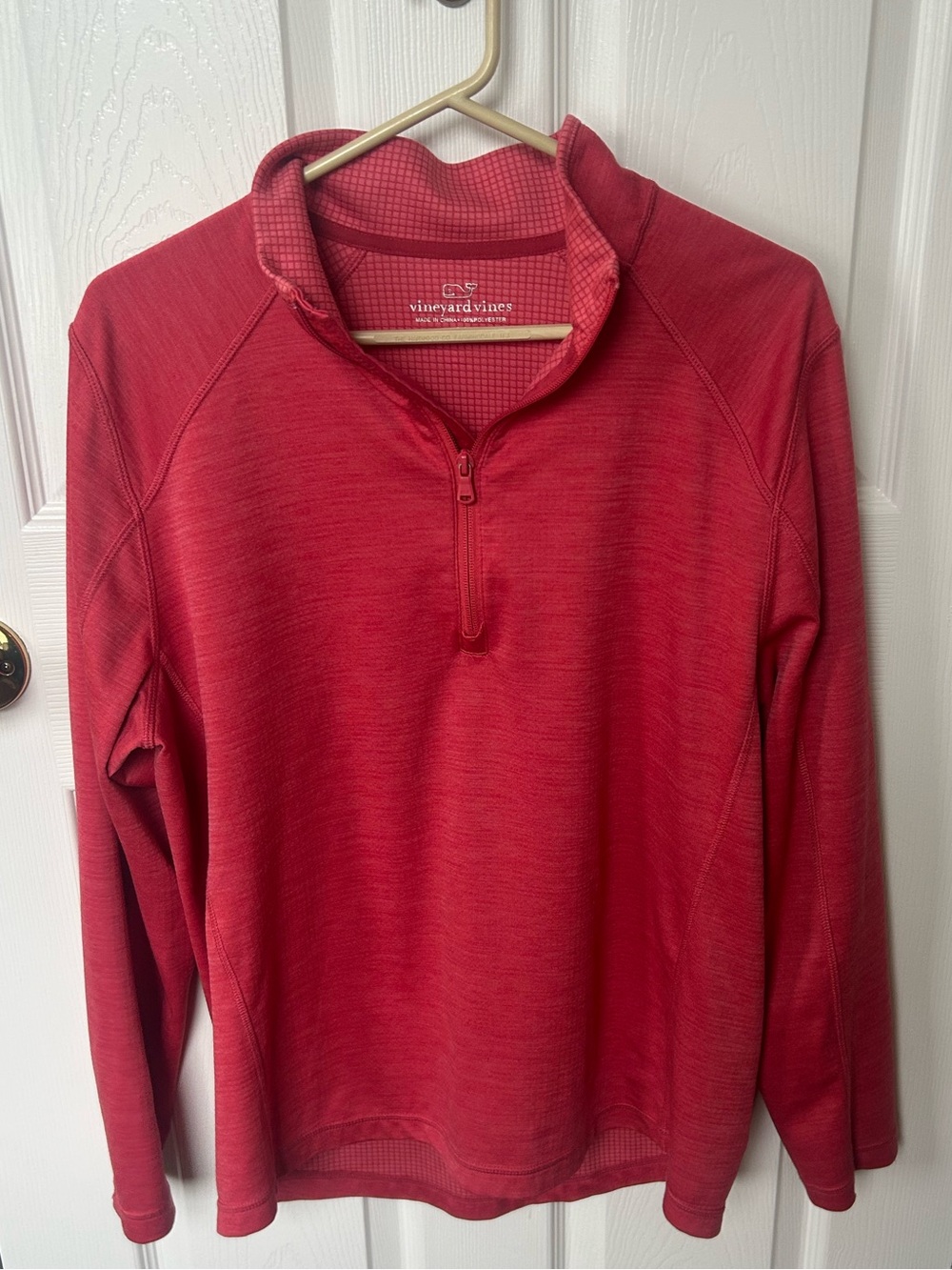Vineyard Vines Men's Red Quarter-Zip Pullover, size M Medium